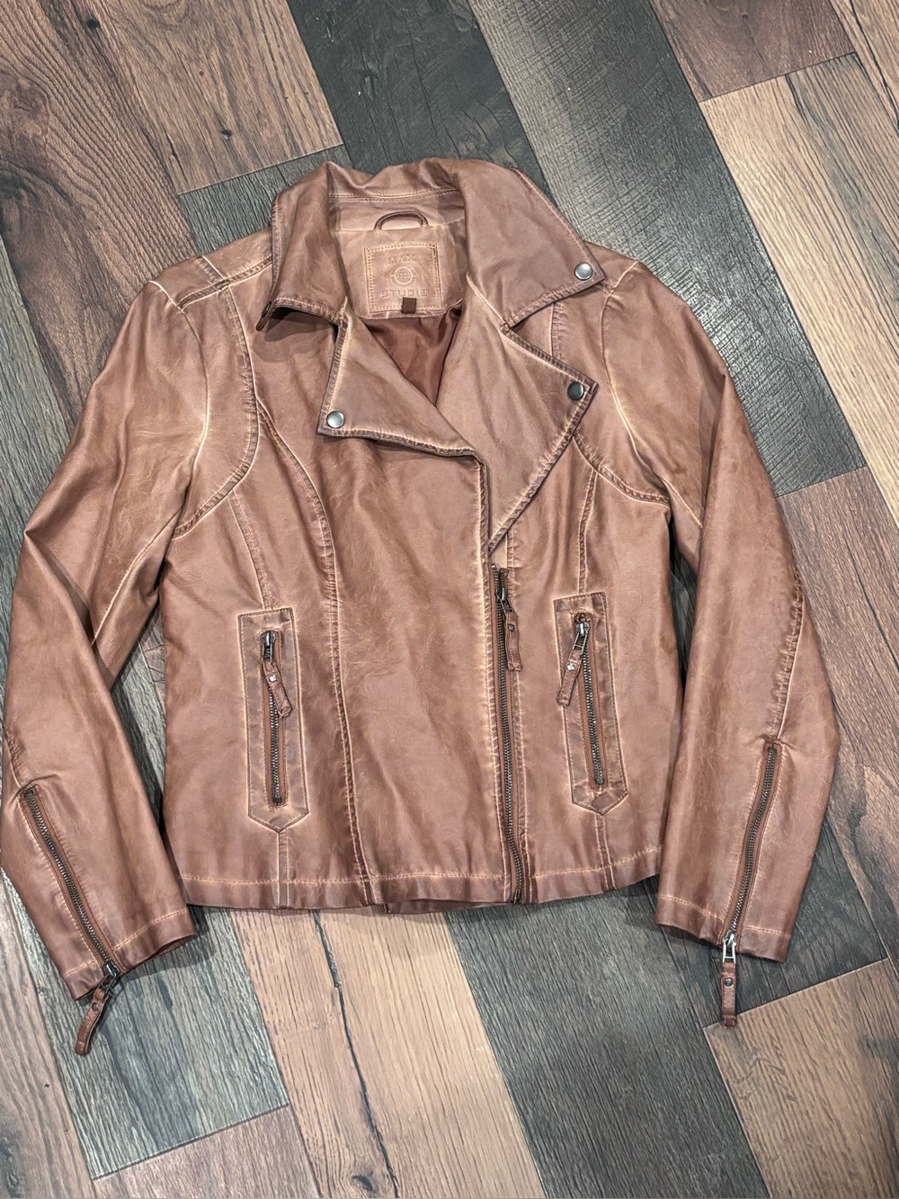 Max Studio Tan Faux Leather Women's Jacket in Great condition! Size Medium